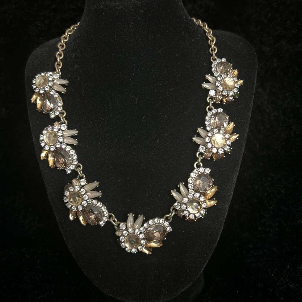 Elegant Floral Statement Necklace